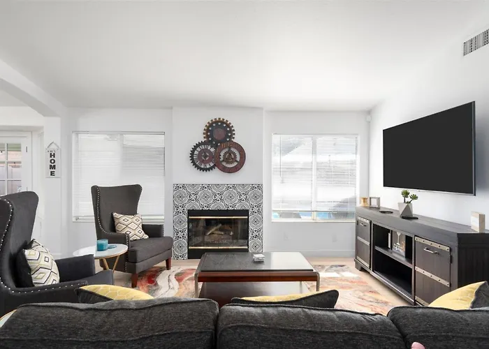 Superhost Luxury - Cardinals Stadium, Bbq & Heated Pool