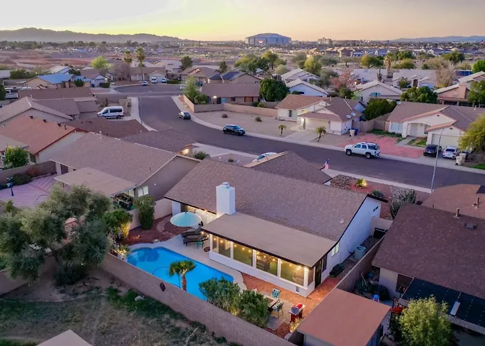 Superhost Luxury - Cardinals Stadium, Bbq & Heated Pool Villa Glendale
