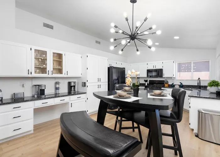 Villa Superhost Luxury - Cardinals Stadium, Bbq & Heated Pool *