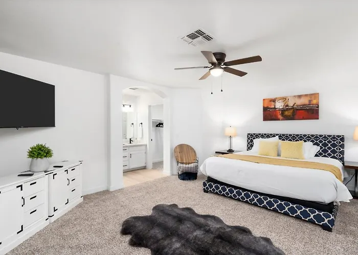 Villa Superhost Luxury - Cardinals Stadium, Bbq & Heated Pool Glendale
