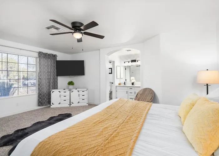 Superhost Luxury - Cardinals Stadium, Bbq & Heated Pool Glendale