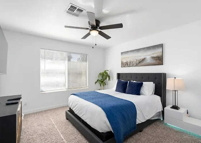 Superhost Luxury - Cardinals Stadium, Bbq & Heated Pool Glendale