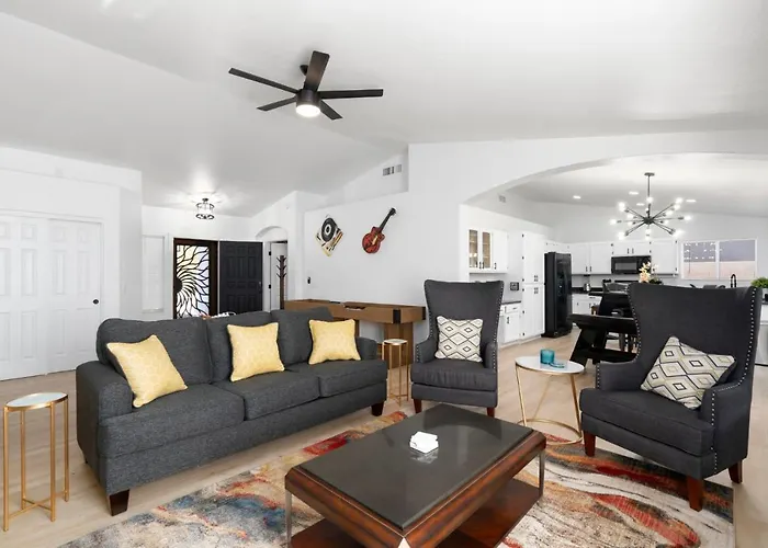 Villa Superhost Luxury - Cardinals Stadium, Bbq & Heated Pool